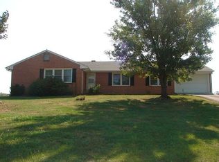 1026 Stallion Ln, Moneta, VA 24121