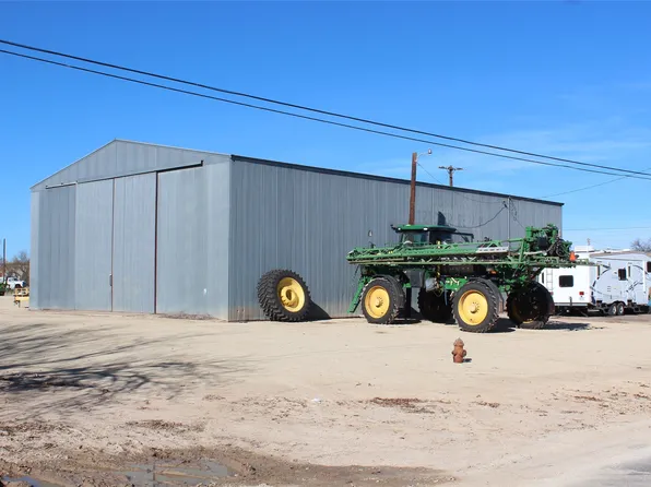 105 S 5th St, Goree, TX 76363