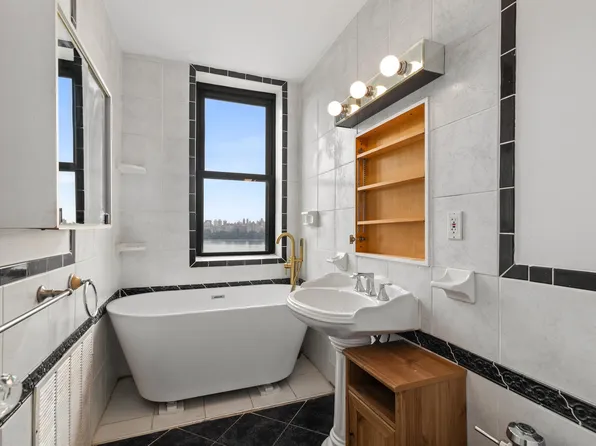 7435 Blvd East image 12 of 31