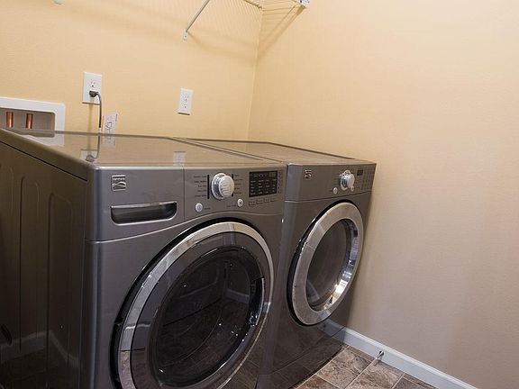 5th image of 13818 Marissa Ln E