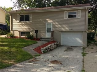 9822 Meredith Ave, Omaha, NE 68134