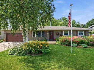 1509 Crystal Ln, Sun Prairie, WI 53590