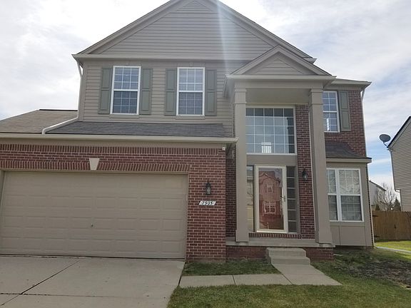 3rd image of 7905 Newbury Dr