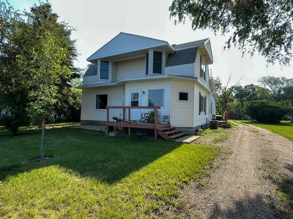 420 S Quapaw St, Iroquois, SD 57353