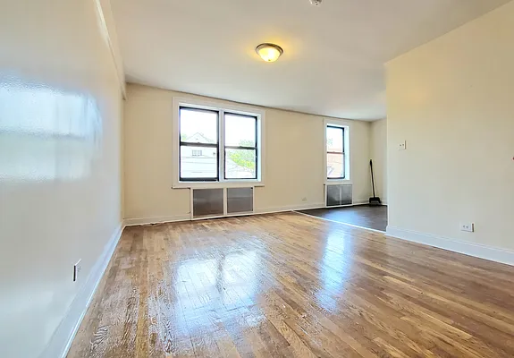 Rented by BRICK & GALO REALTY CORP | media 9