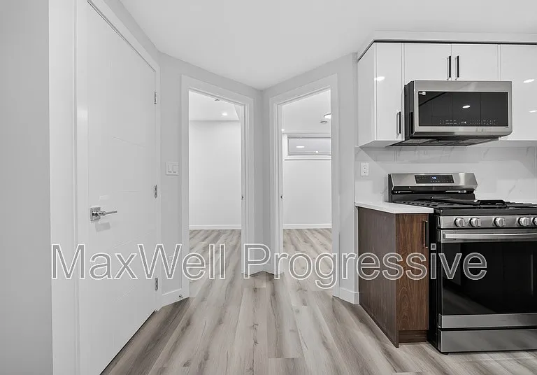 10821 112th St NW #1 — Photo 36