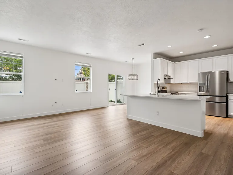 13494 S Leaf Wing Ln — Photo 2