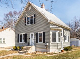 804 N 10th St, Dekalb, IL 60115