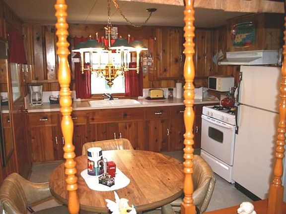 3rd image of 2565 Island Dr