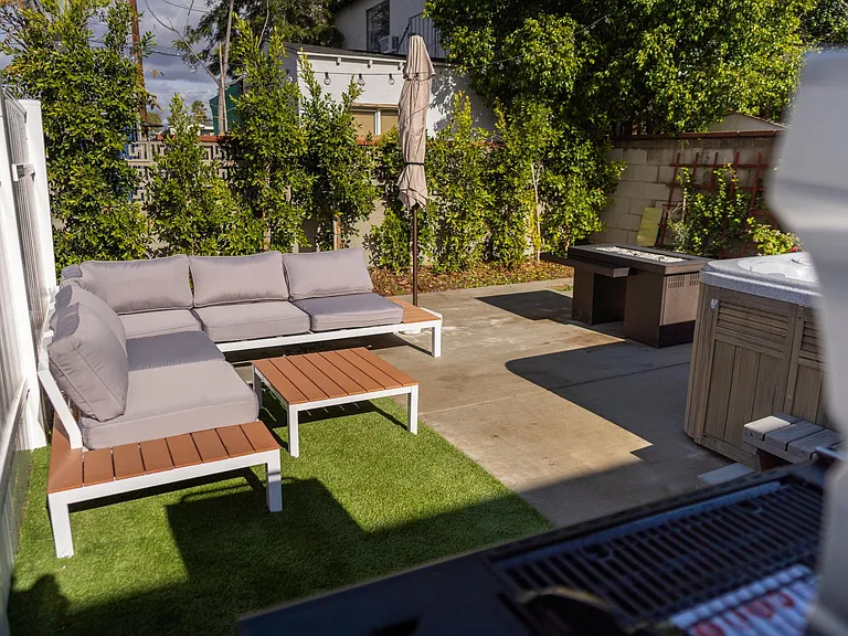 5756 Case Ave — Photo 34
