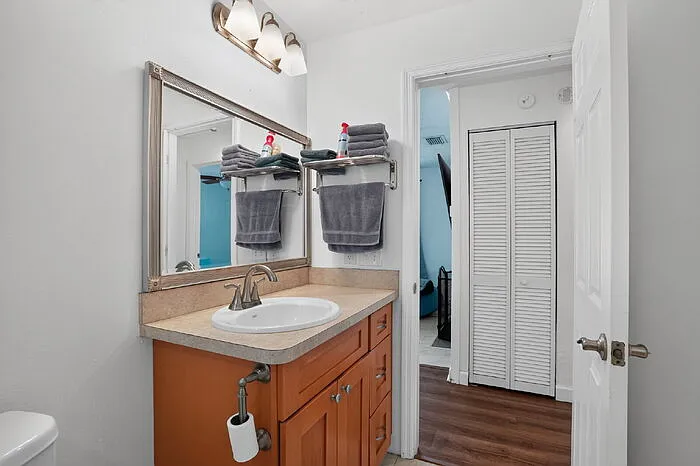 2617 Nassau St — Photo 29