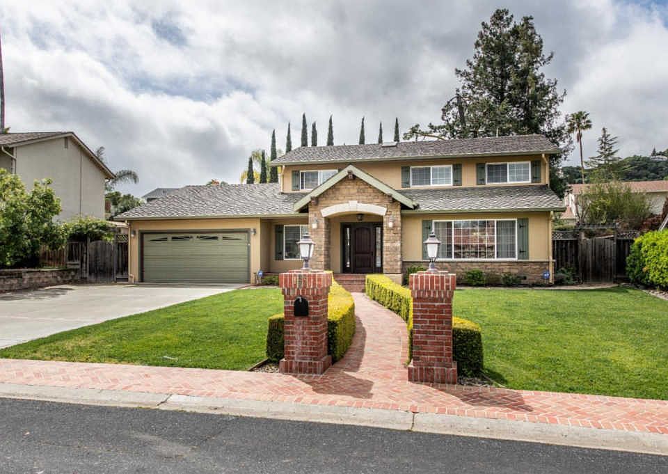 1st image of 183 Belwood Gtwy