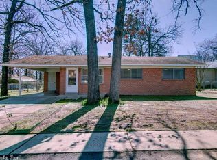 1104 Maywood Dr, Texarkana, AR 71854
