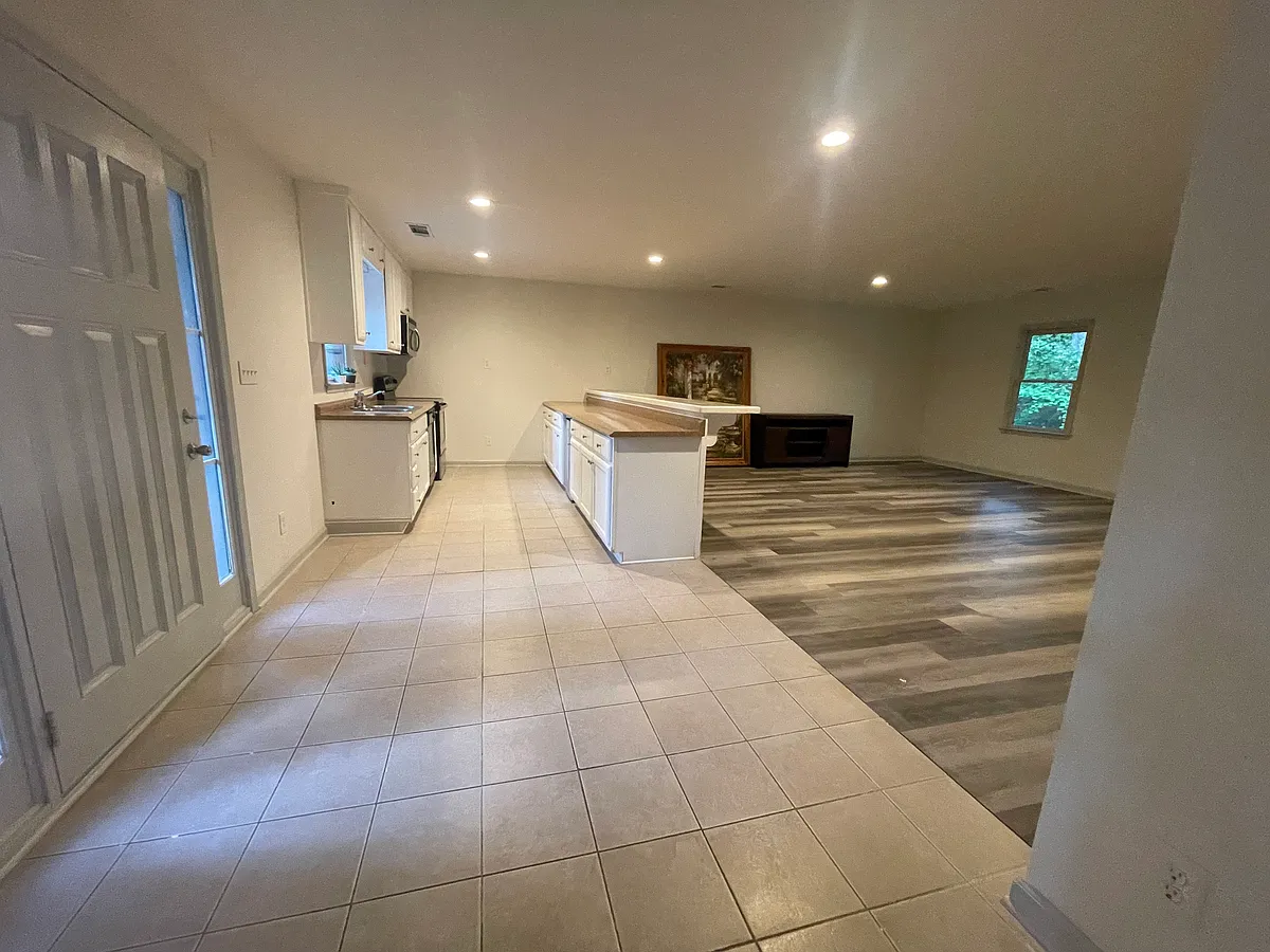 Building Photo - 218 Colonial Hills Rd #B