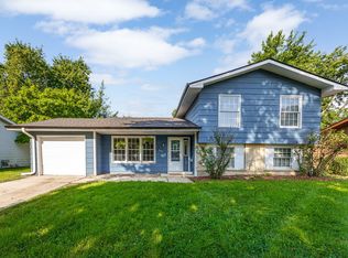 229 N Schmidt Rd, Bolingbrook, IL 60440