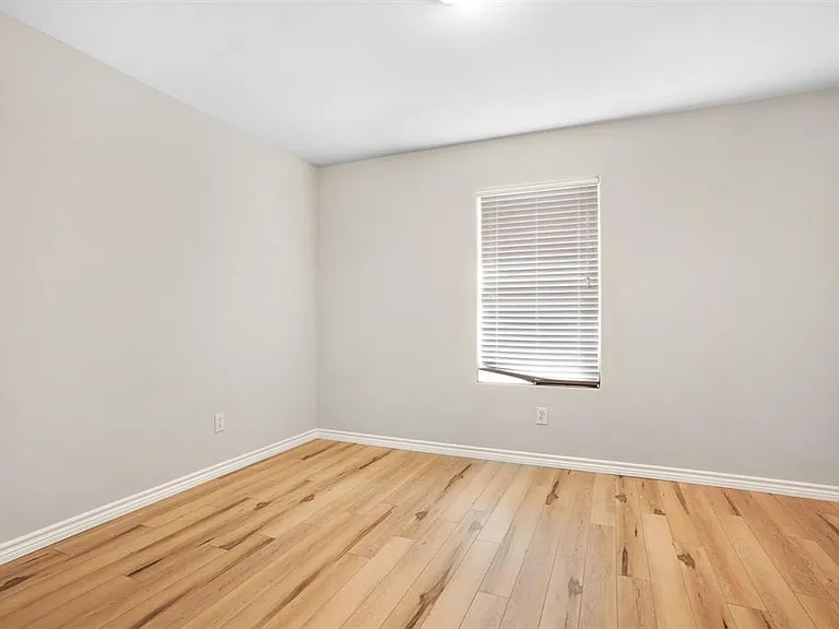 410 Laurel Sage Dr — Photo 9