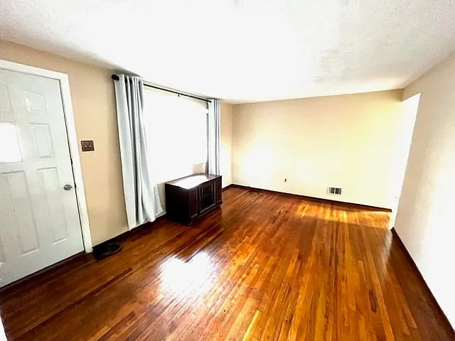 307 Olympic Road - 0 — Photo 2