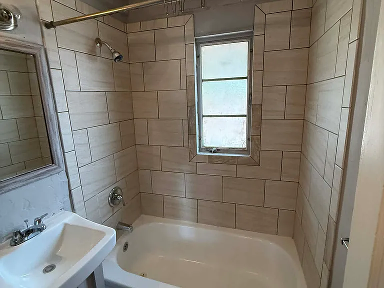 827 N Columbus Blvd — Photo 12