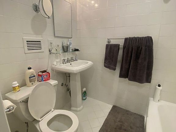 4th image of 50 W 34th St #16A04