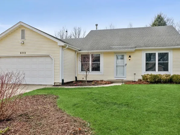 992 Ascot Dr, Crystal Lake, IL 60014