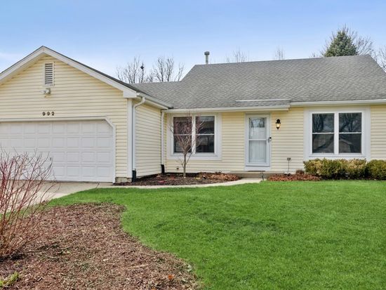 992 Ascot Dr, Crystal Lake, IL 60014