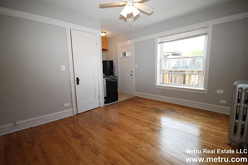 1352.5 W Argyle St #3W Photo 1