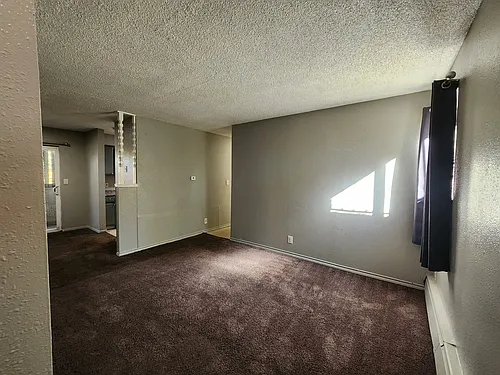 Spacious 3 Bedroom 1 Bath Unit for Rent at Aurora , CO — Photo 3
