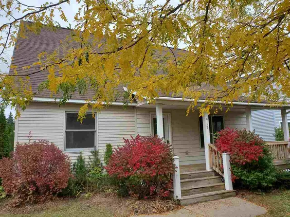 917 Roosevelt St, Boyne City, MI 49712