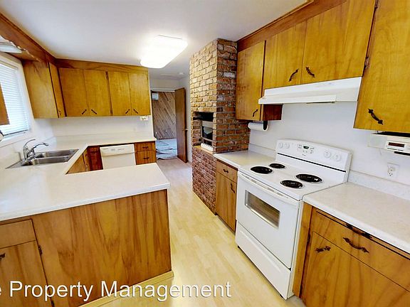 4th image of 2262 Fairway Ln