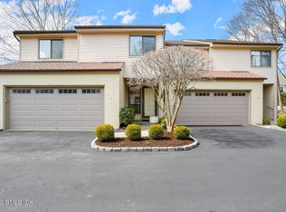 500 River Rd APT 5, Cos Cob, CT 06807