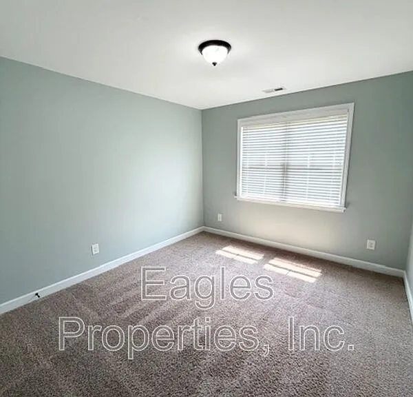 215 Ingram Fields Dr — Photo 7