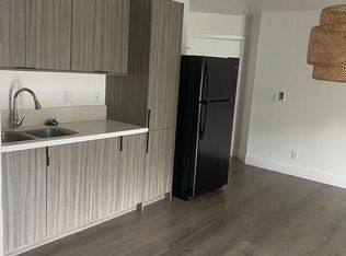 14133 Calvert St #15, Van Nuys, CA 91401
