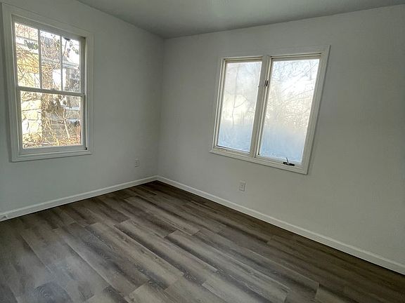 4th image of 2218 W Olive St