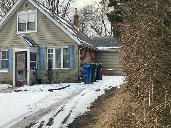 2nd image of 2132 Parkdale Ave