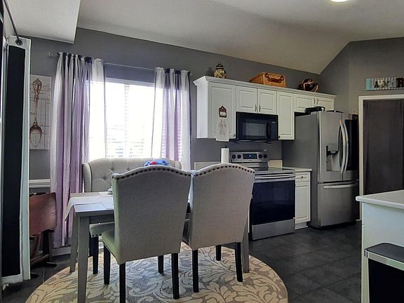 5th image of 100 Rockford Ct