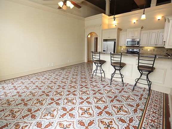 5th image of 101 S Victory St Suite 107