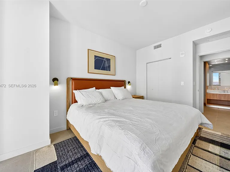 11 NE 6th St #3210 — Photo 36