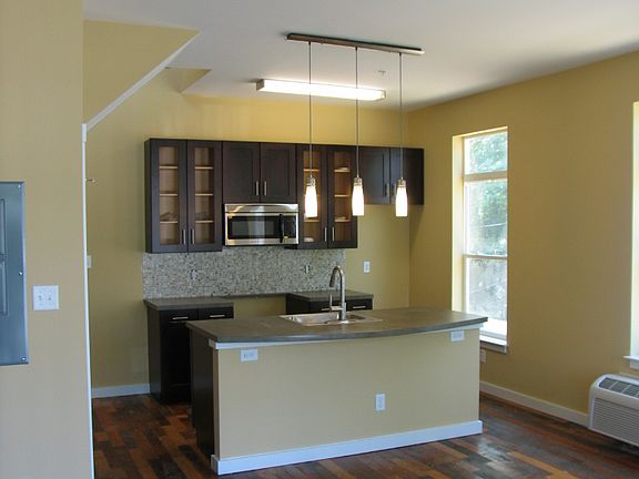 3rd image of 1000 Porter St APT 10