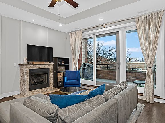 4th image of 1937 W Diversey Pkwy #4F