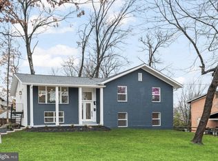 8321 Raymond Ln, Rockville, MD 20854