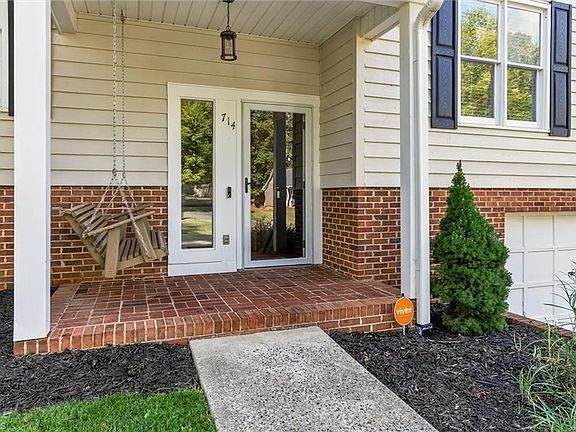 3rd image of 714 Old Barn Cir