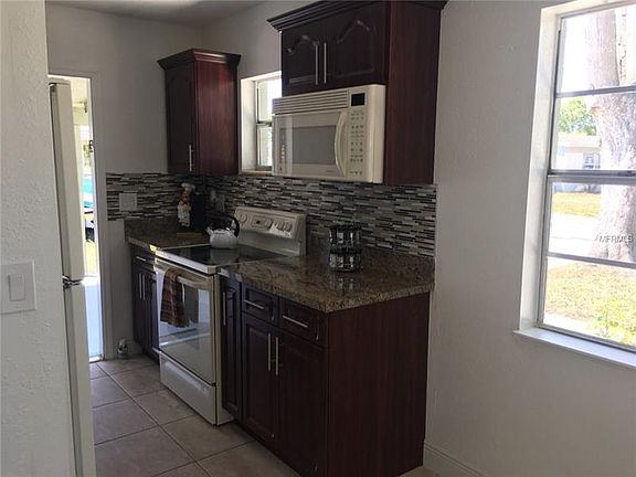 5th image of 4715 Crest Hill Dr