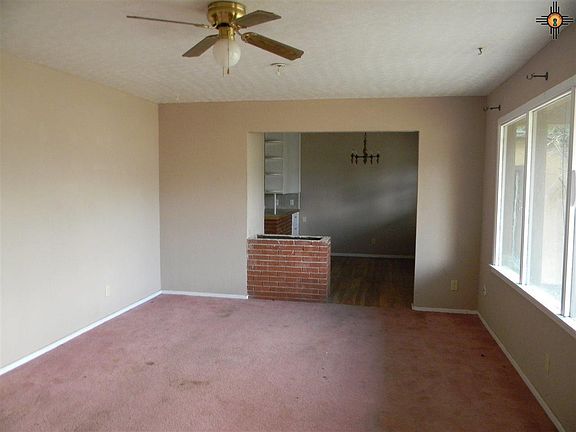 2nd image of 533 W 16th Ln