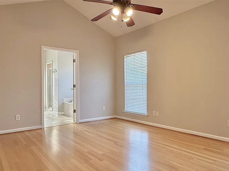9505 Greythorne Ct — Photo 9