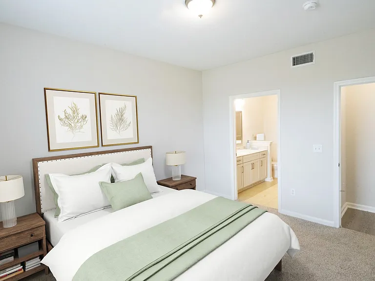 The Fenwick Apartment Homes — Photo 8