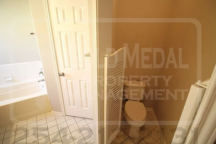 302 James Loop — Photo 21