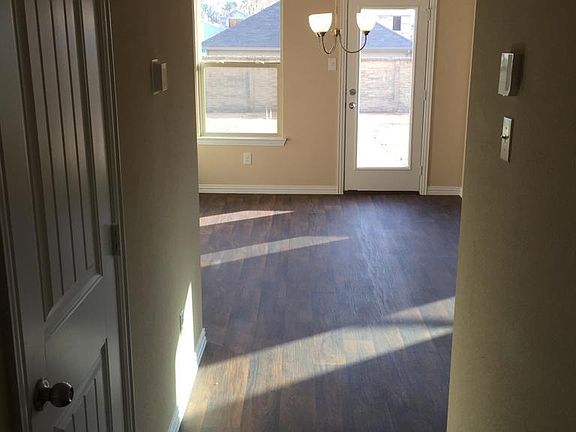 2nd image of 1436 Sierra Estate Trl