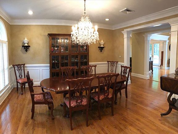 5th image of 292 Rosehill Dr E