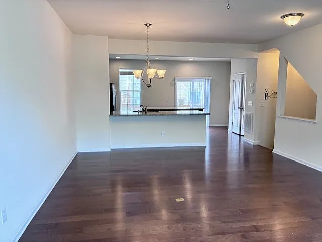 6025 Kentworth Dr — Photo 8