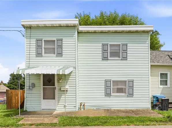 216 W Vine St, Mount Pleasant, PA 15666